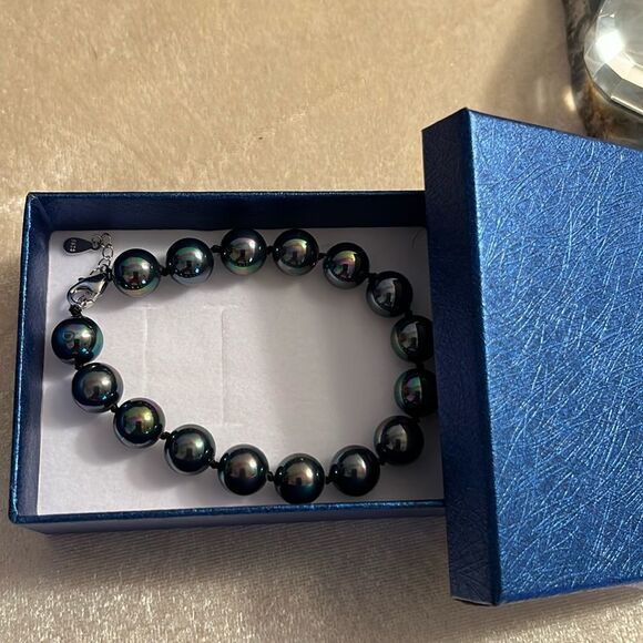 Peacock pearl shell Bracelet with 925 Sterling Silver clasp. 9-11mm deep. - Picture 5 of 7